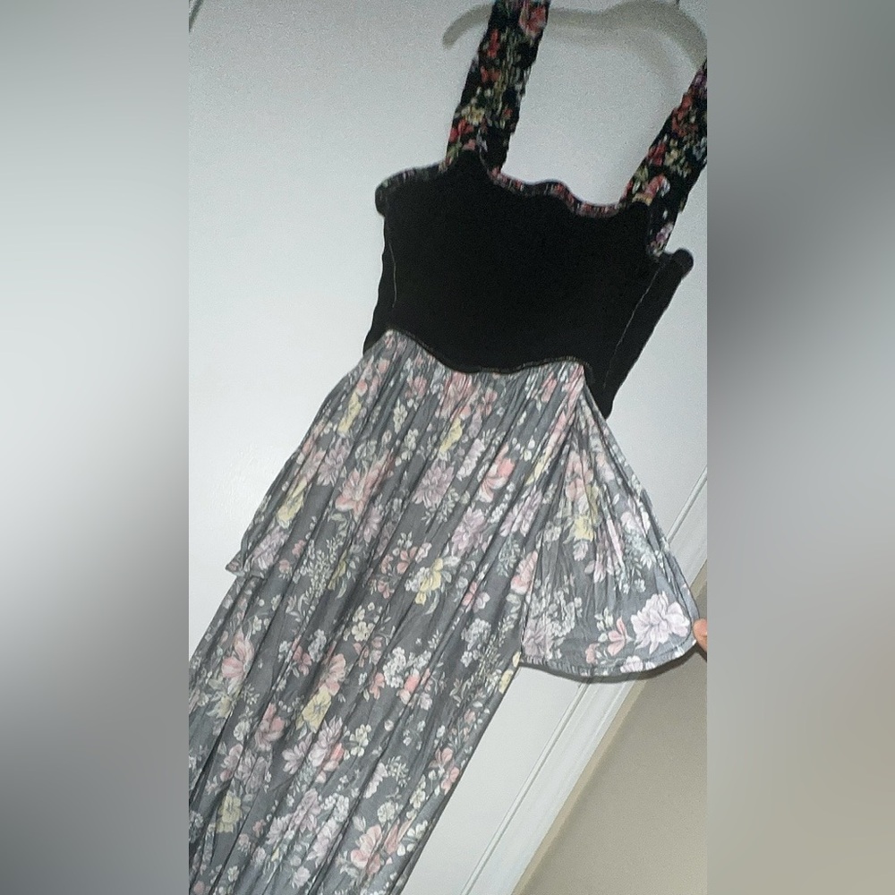 Floral Maxi Dress - Black and Pink - Picture 9 of 12